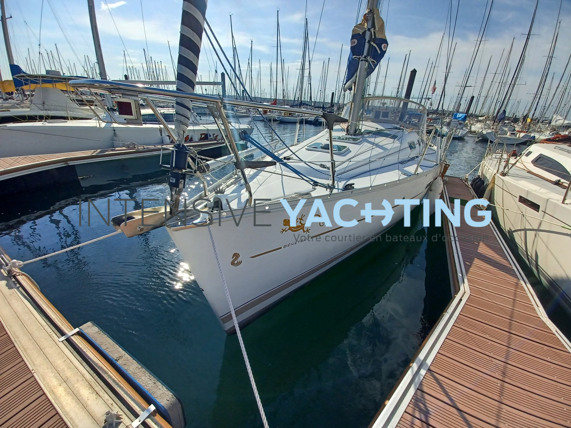 Océanis 323 Clipper Intensive Yachting vente bateaux occasion finistere Morbihan Bretagne