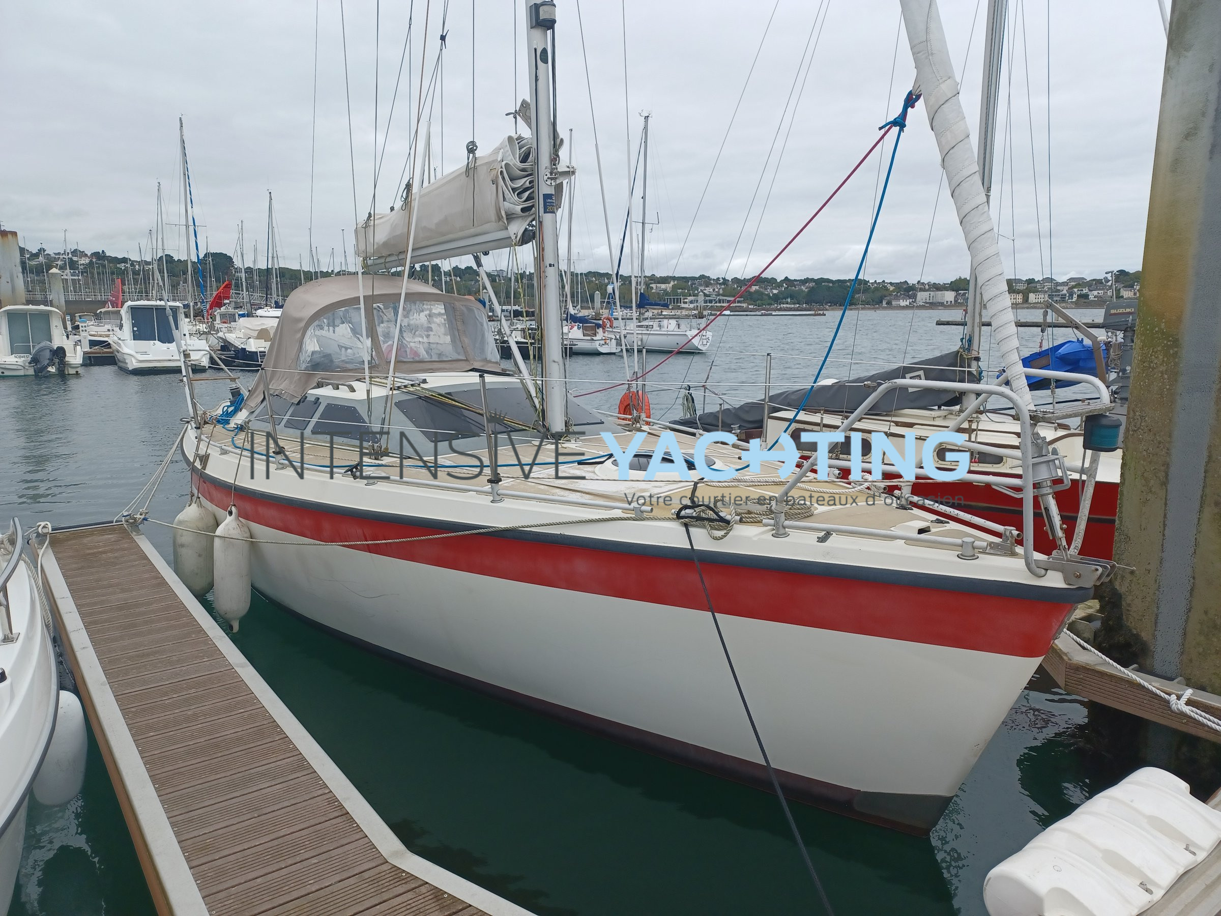 ETAP 28 I INTENSIVE YACHTING COURTAGE BATEAUX OCCASION BROKER FINISTERE