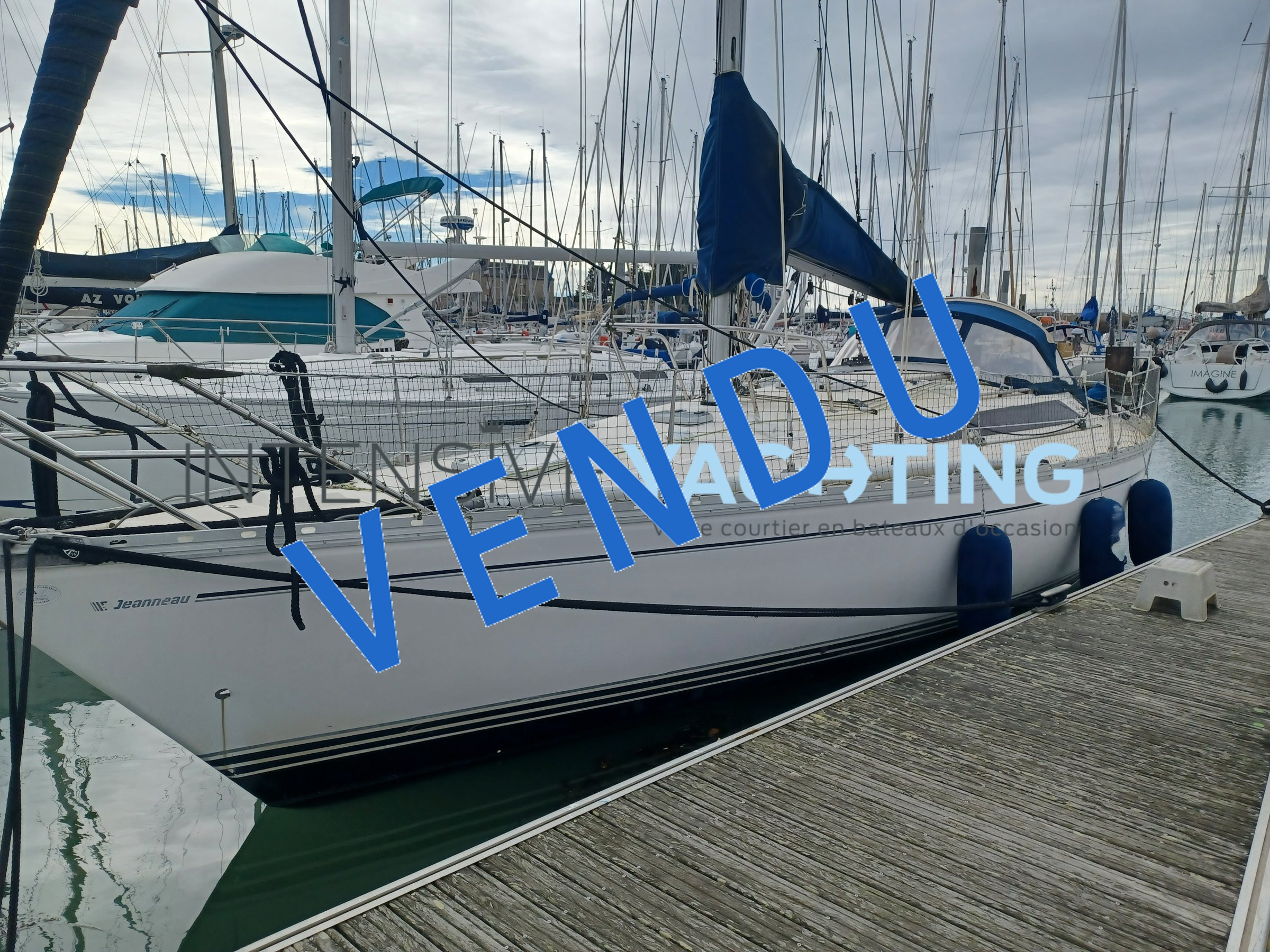 SUN FIZZ VENDU INTENSIVE YACHTING BROKERAGE MORBIHAN FINISTÈRE BRETAGNE